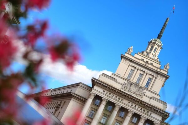 НА ЖИВО: Парламентът избира новото ръководство на НЗОК
