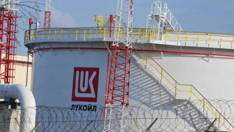 Kak Pechalbite Na Lukojl Neftohim Burgas Mogat Da Zapochnat Da Vlizat V Amerikanskata Hazna