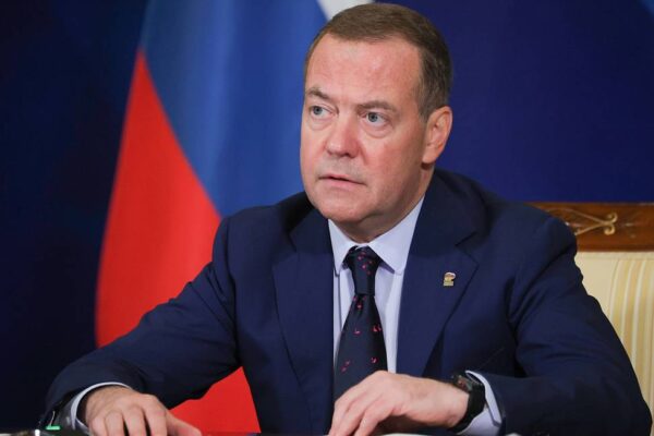 Медведев формулира условията за мир в Украйна Медведев формулира условията за мир в Украйна