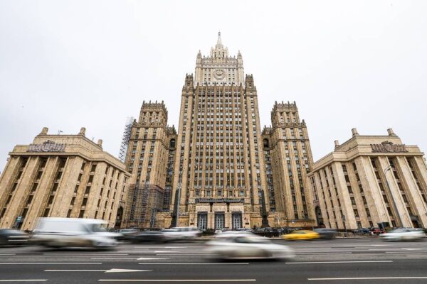 Русия предупреди чужденци и дипломати да не остават в Украйна Русия предупреди чужденци и дипломати да не остават в Украйна